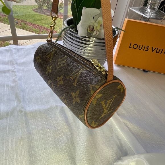 Louis Vuitton Mini Papillon - Picture 4 of 8